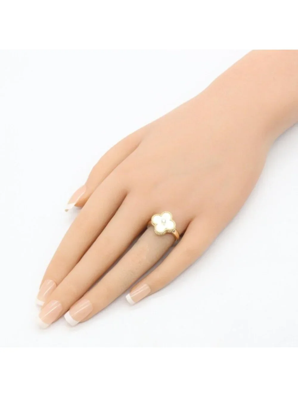 Van Cleef & Arpels Ring Vintage Alhambra Mother of Pearl 18k Diamond